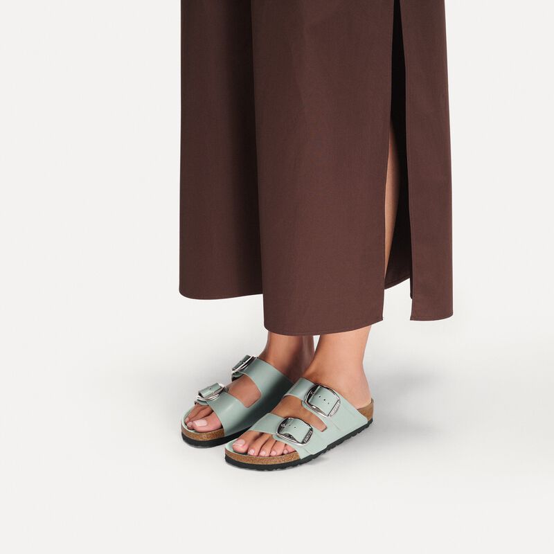 BIRKENSTOCK Arizona Big Buckle Natural Leather Patent High-Shine Pure Sage Walk Edit detail