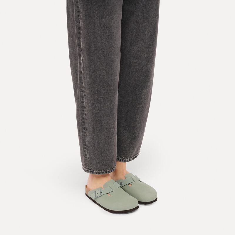 BIRKENSTOCK Boston Natural Leather Oiled Pure Sage Classic Fit detail