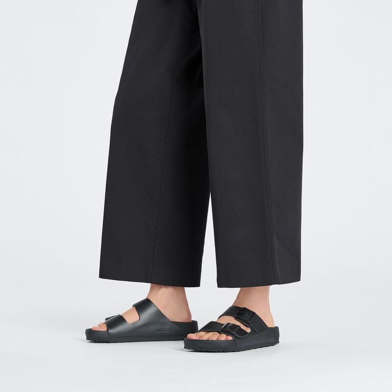 BIRKENSTOCK Arizona Natural Leather Black Daily Comfort detail