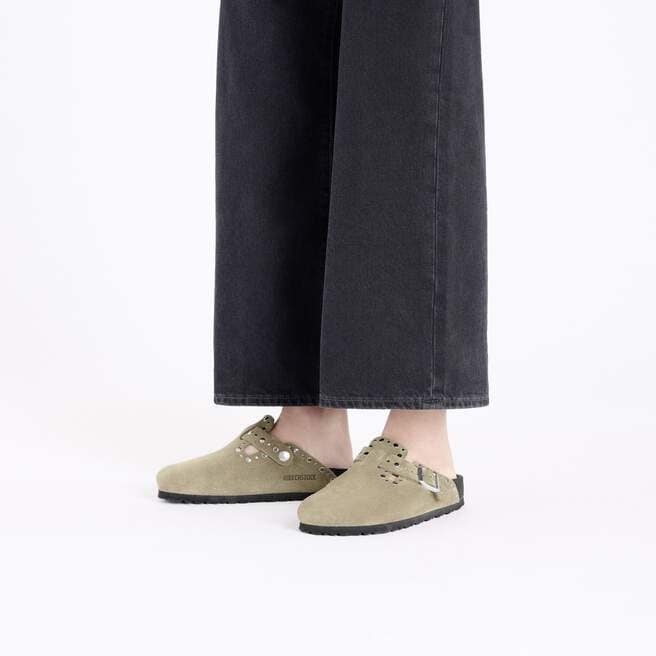 Boston Rivets Suede Leather