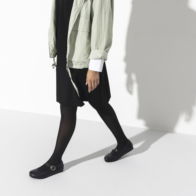 BIRKENSTOCK Tracy Natural Leather Black Lounge Fit detail
