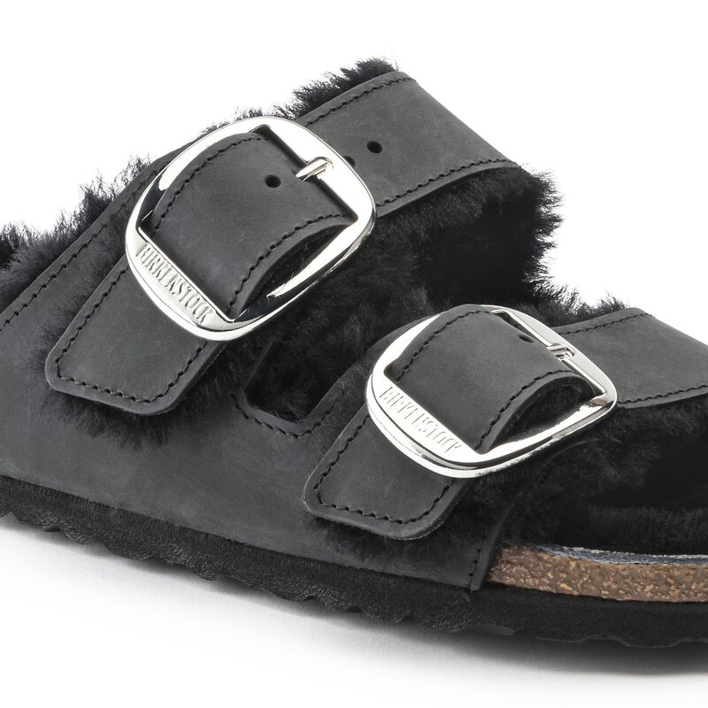 BIRKENSTOCK Arizona Big Buckle Shearling Natural Leather Oiled Black Lounge Fit detail