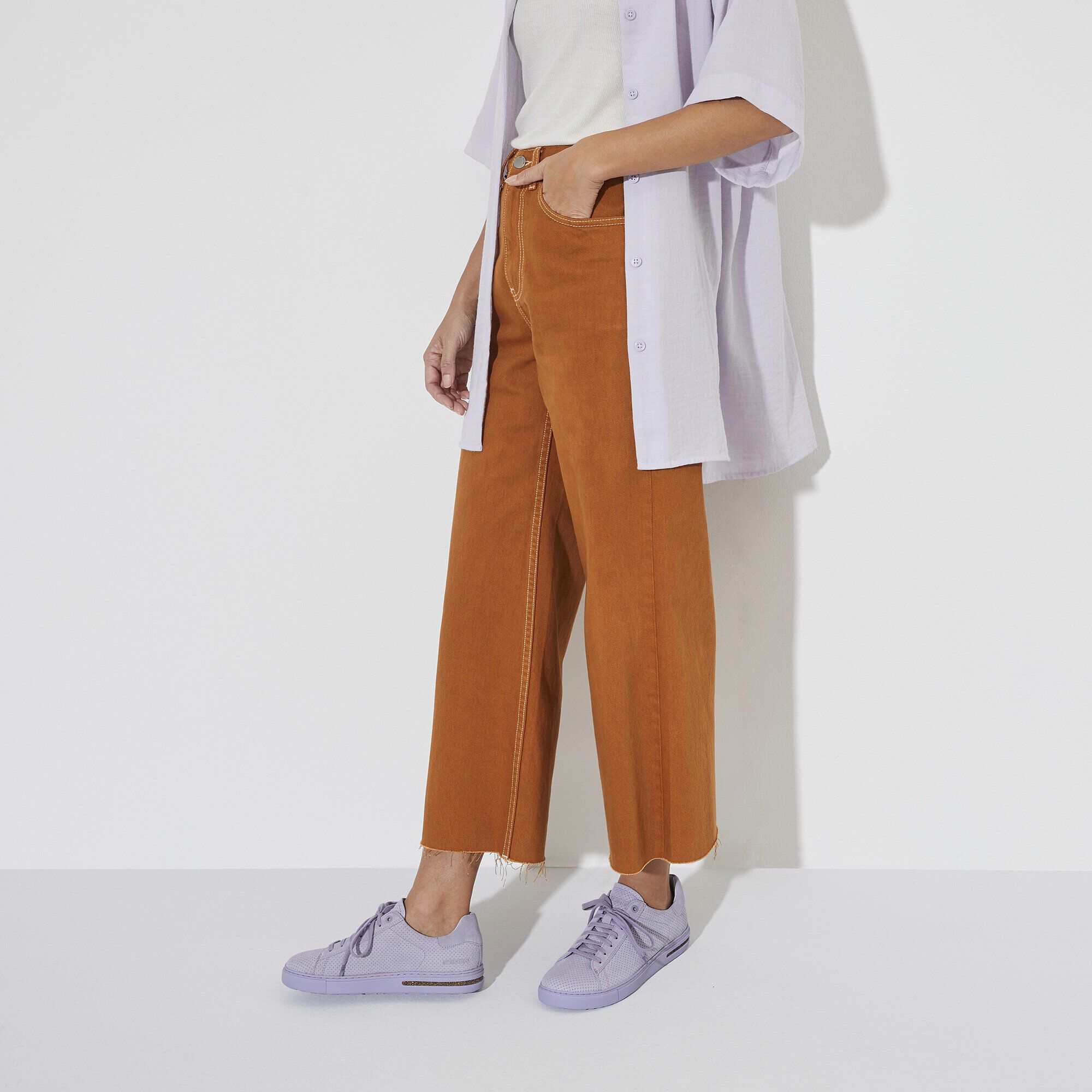 Bend Low Suede Embossed