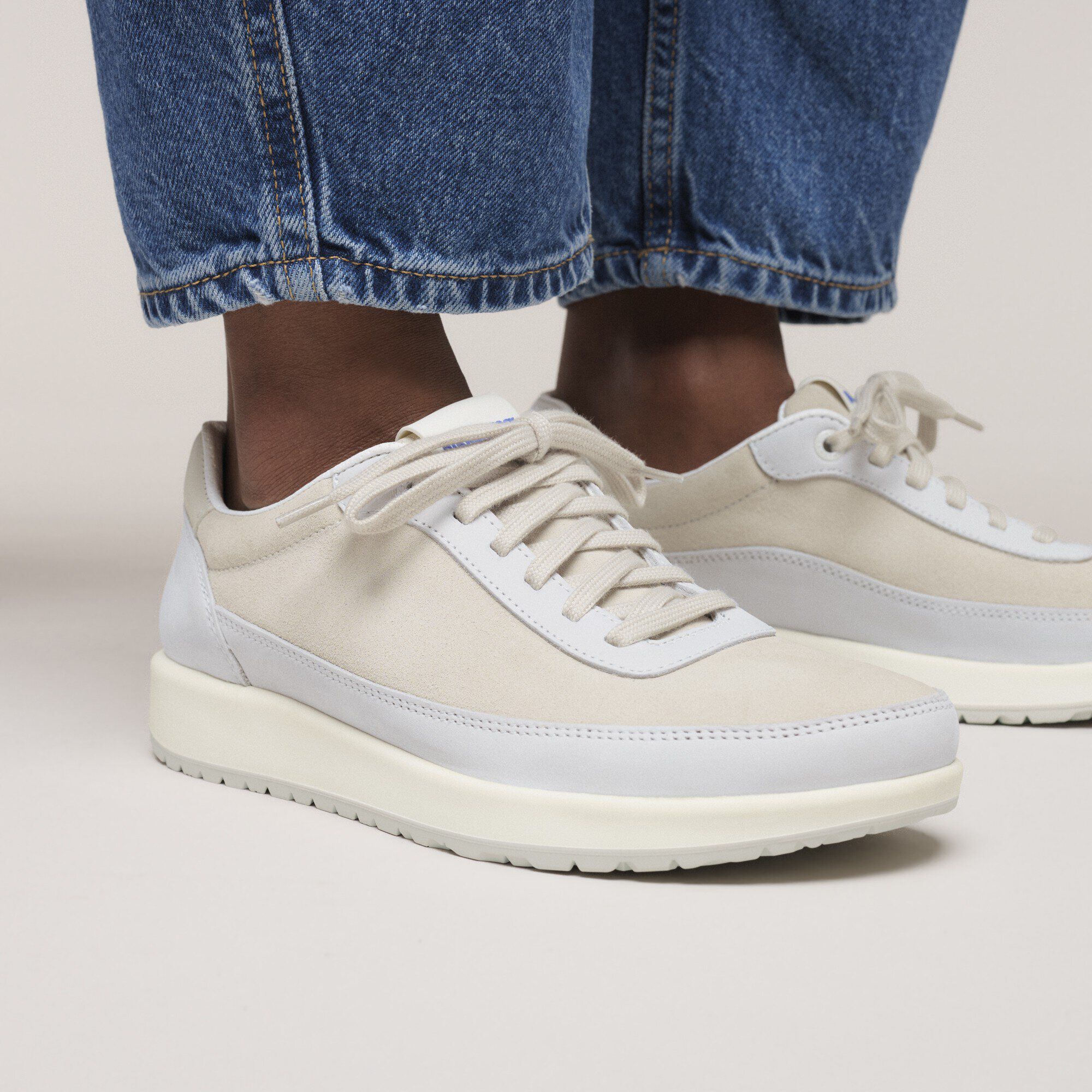 Honnef City Cuir mixte Close-up with a female model