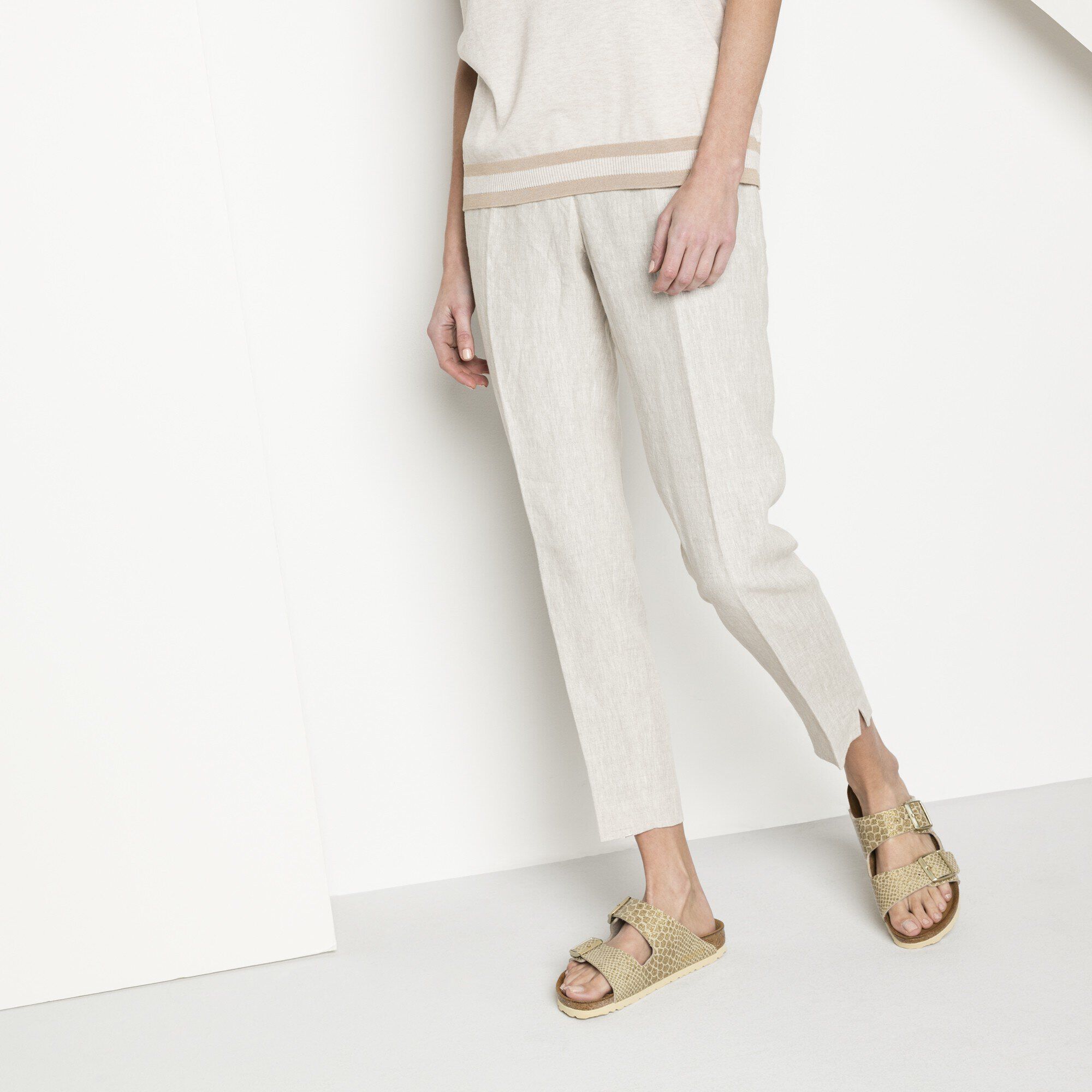 Arizona Birko-Flor with a female model