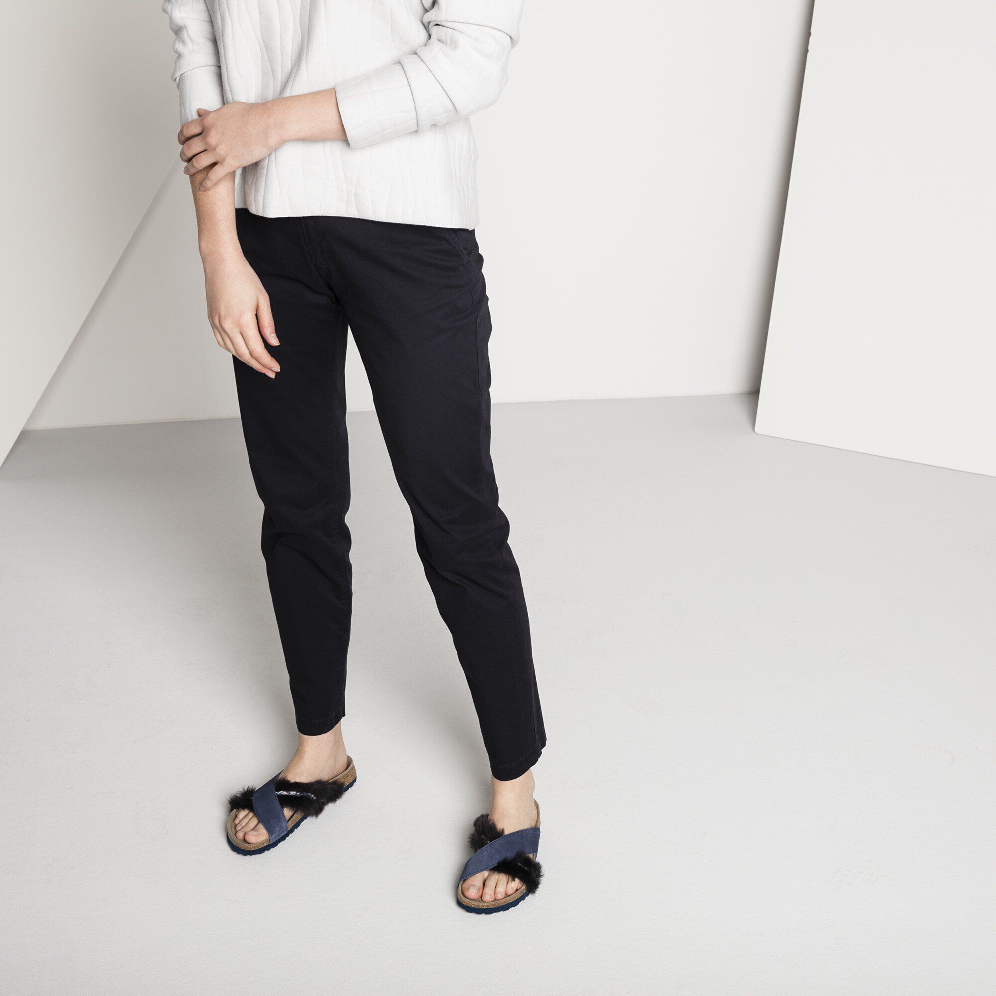 Daytona Suede Leather/Fur with a female model