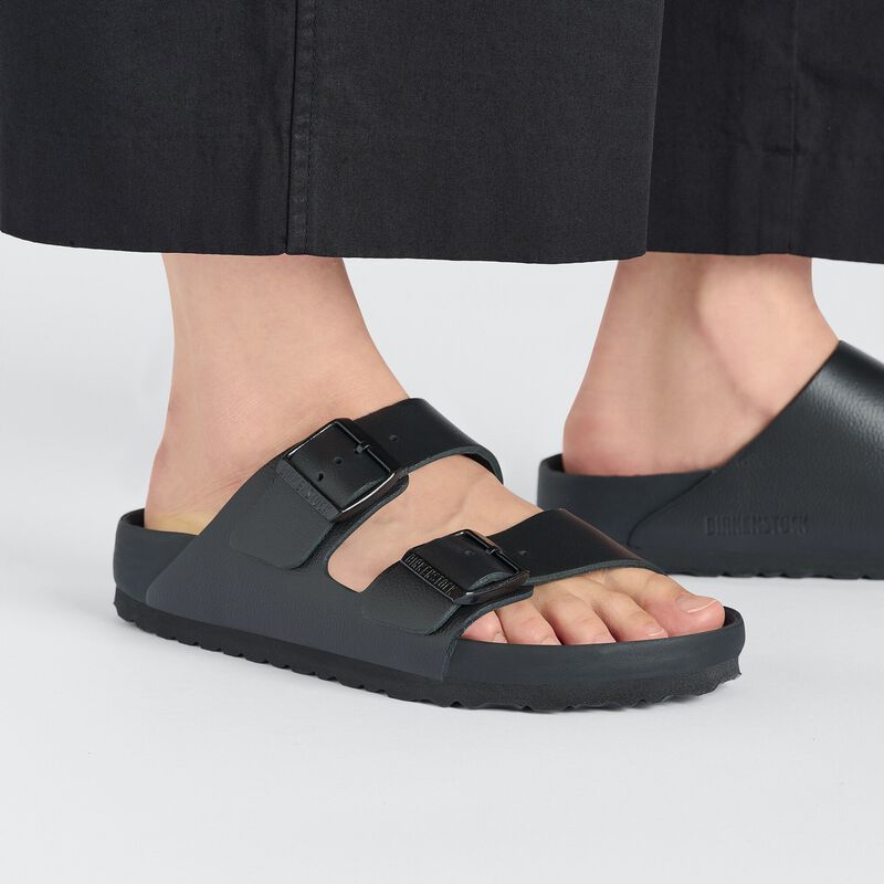 BIRKENSTOCK Arizona Natural Leather Black Daily Comfort detail