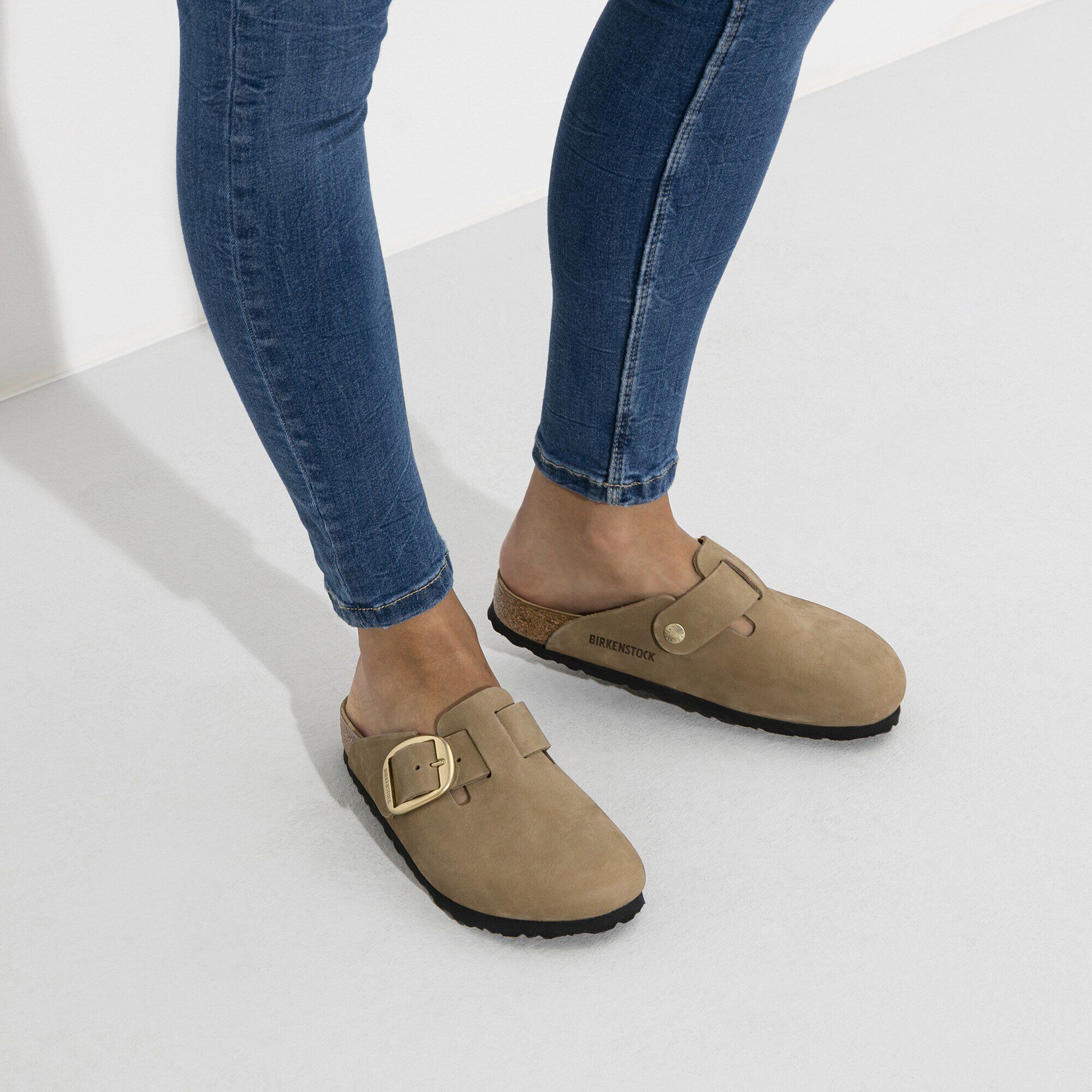 Boston Big Buckle Nubuck Leather