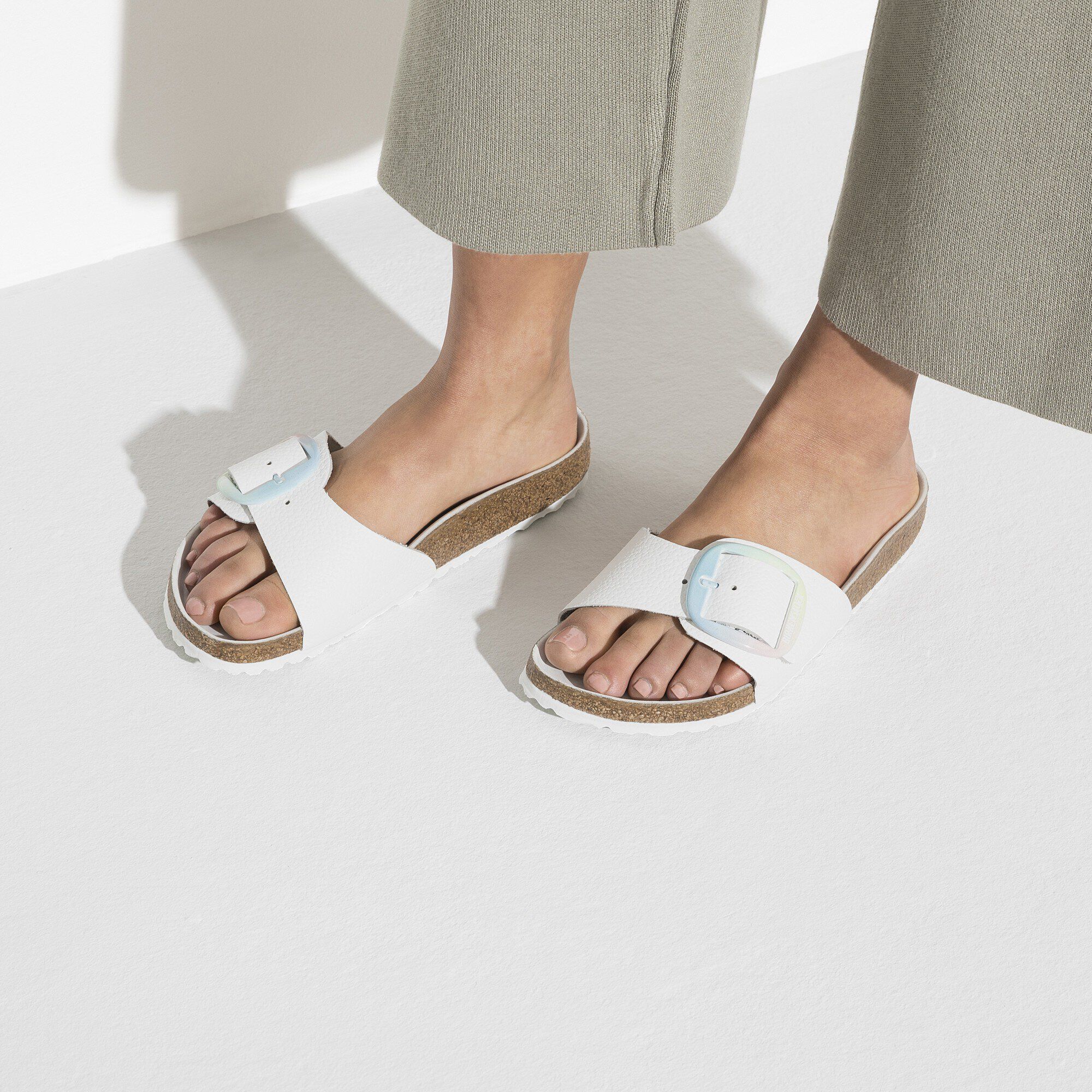 Madrid Big Buckle Leather Close-up with a female model