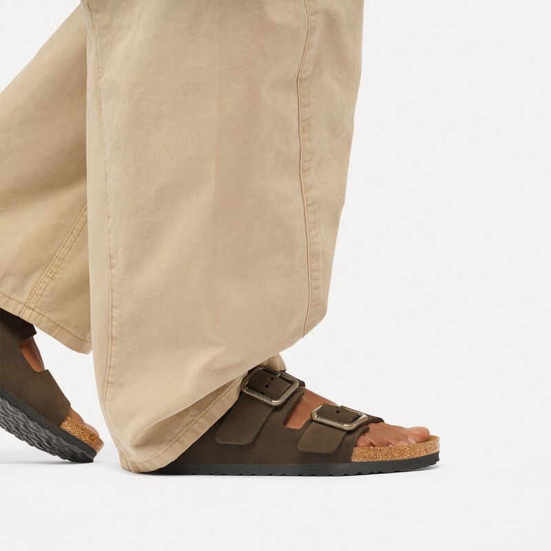 BIRKENSTOCK Arizona Wire Buckle Nubuck Leather Mocha Trail Easy detail