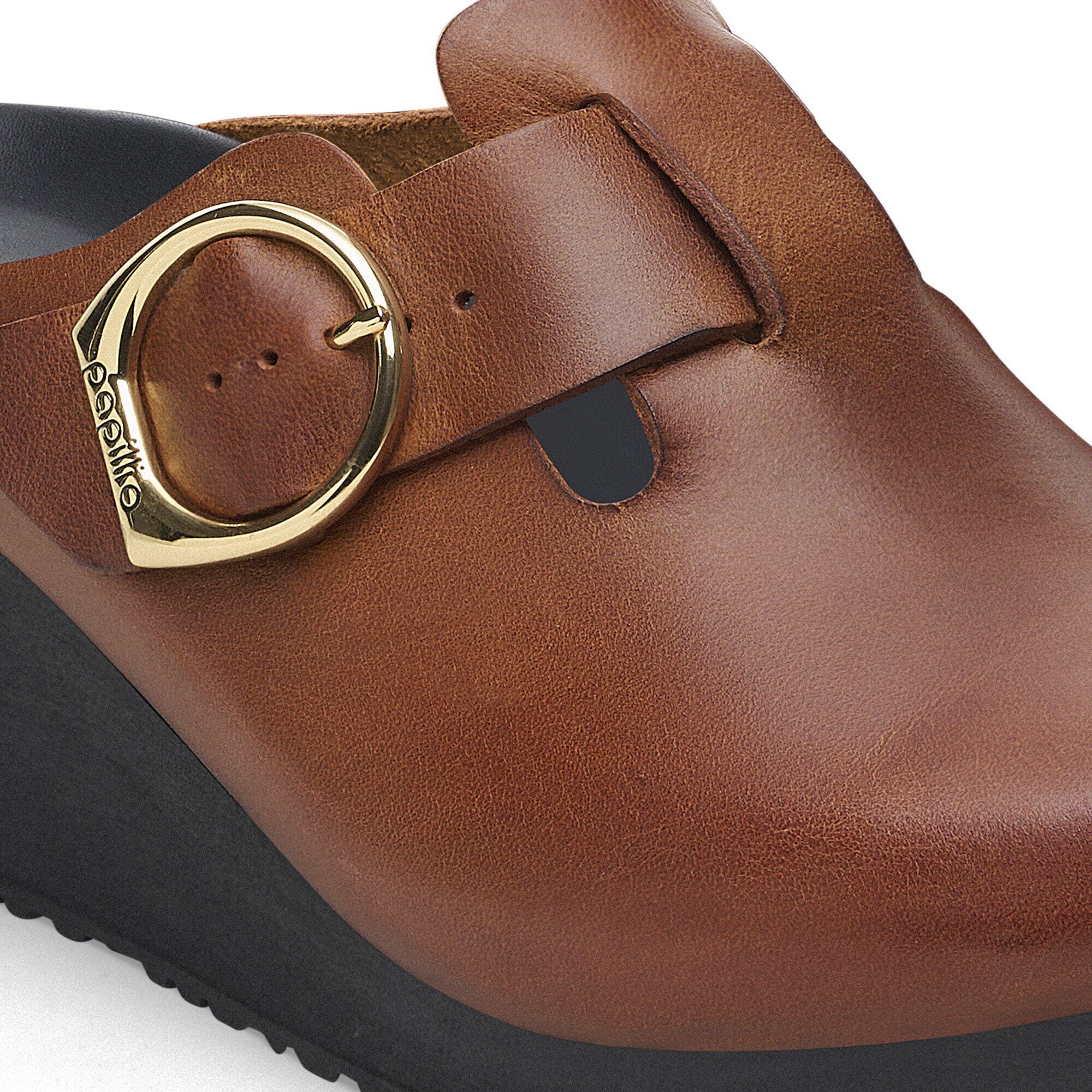 Fanny Ring-Buckle Leather