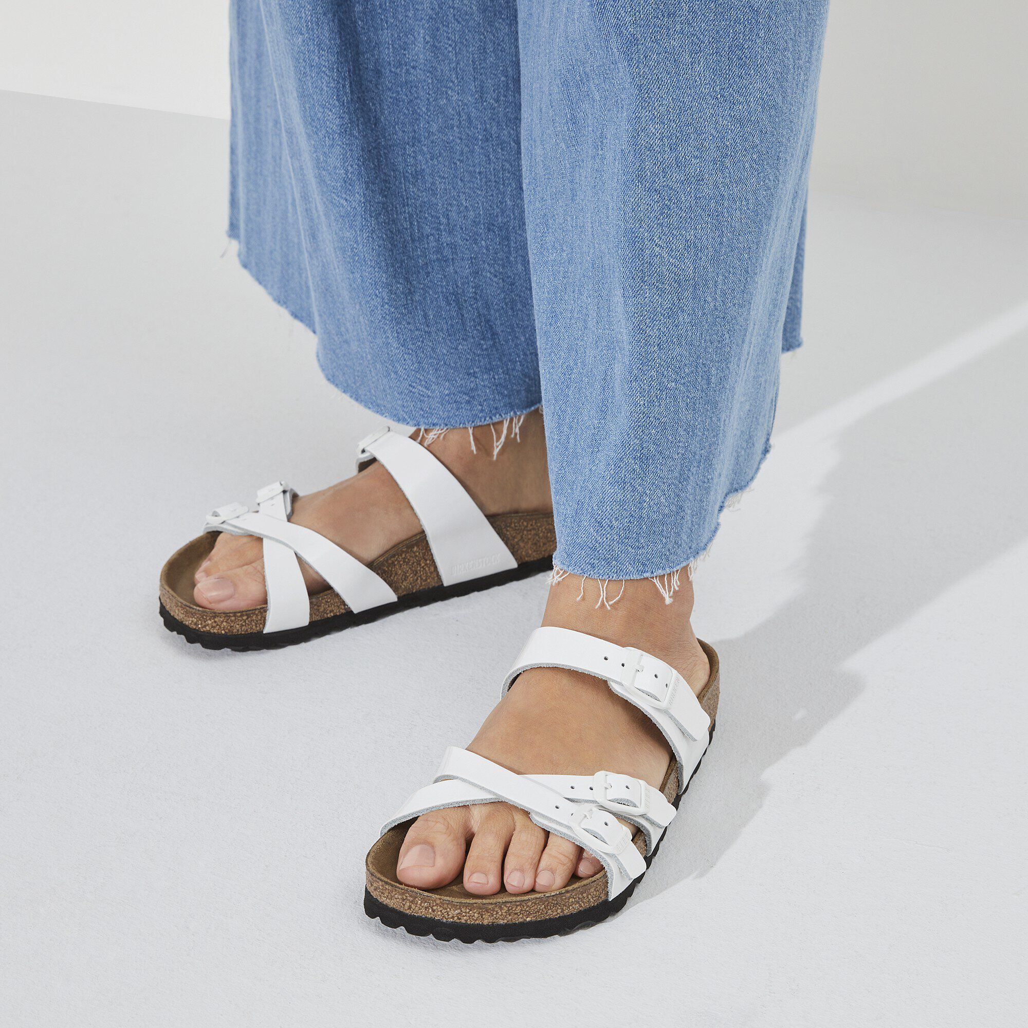 Franca Cuir naturel verni Close-up with a female model image num&eacute;ro 8