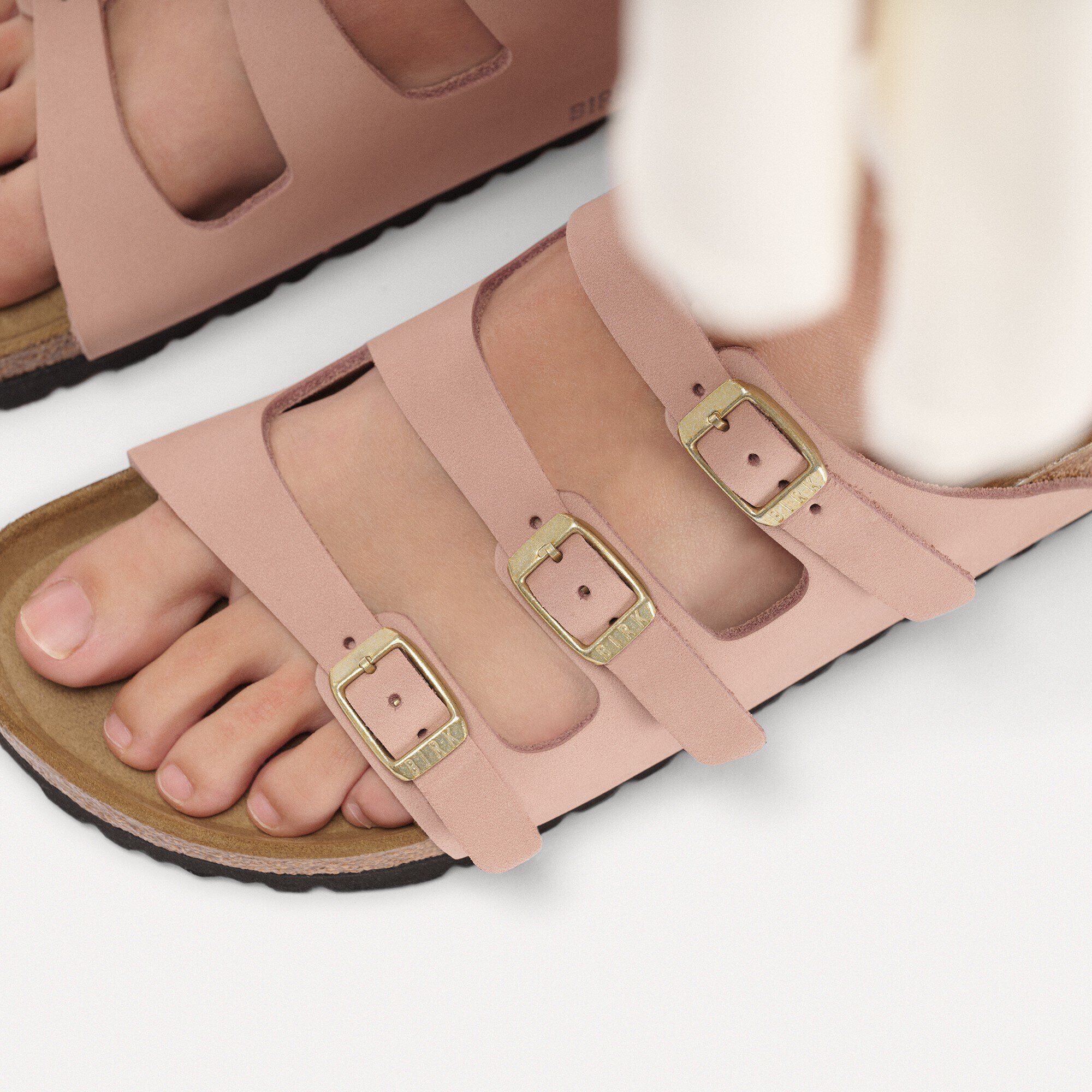 Florida Cuir nubuck Close-up with a female model image num&eacute;ro 4