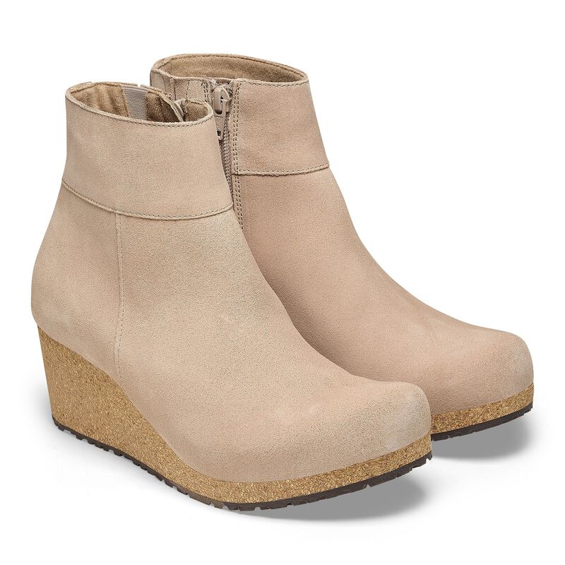 BIRKENSTOCK Ebba Suede Leather Warm Sand Contour Sole detail