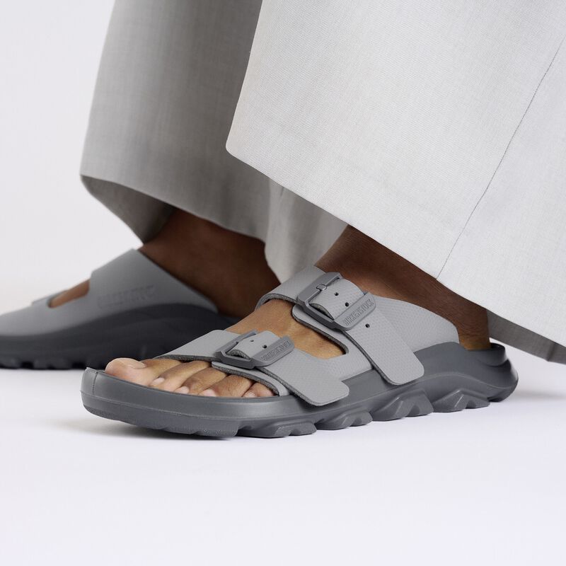 BIRKENSTOCK Mogami Terra Stealth Birko-Flor Apex Whale Gray Lounge Fit detail