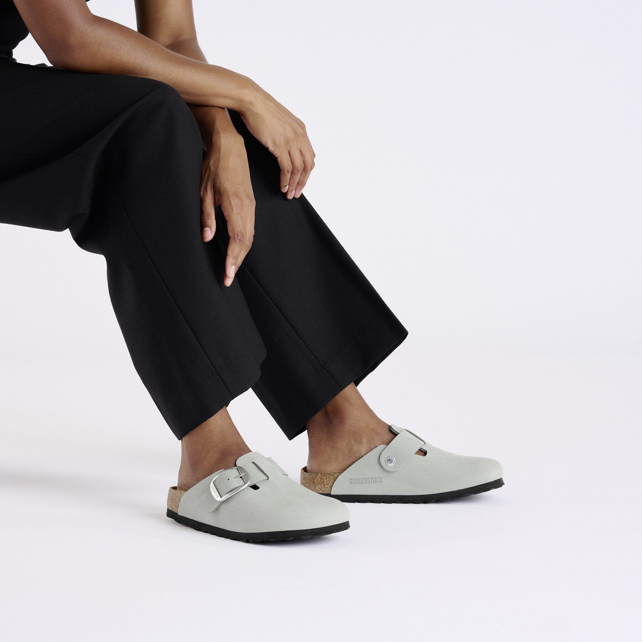 Boston Big Buckle Nubuck Leather in Color Pure Sage