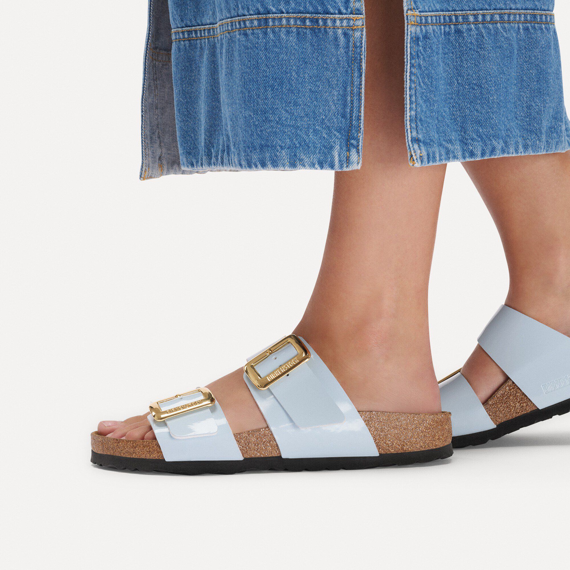 Sydney Luxe Buckle Birko-Flor verni Close-up with a female model image num&eacute;ro 8