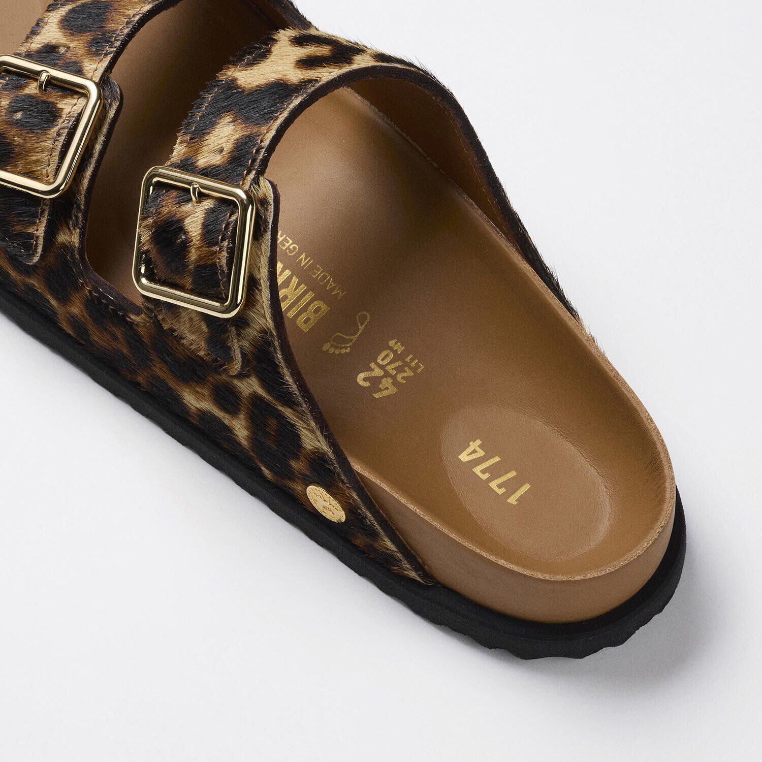 1774 Arizona Leather Close-up view showing material detail