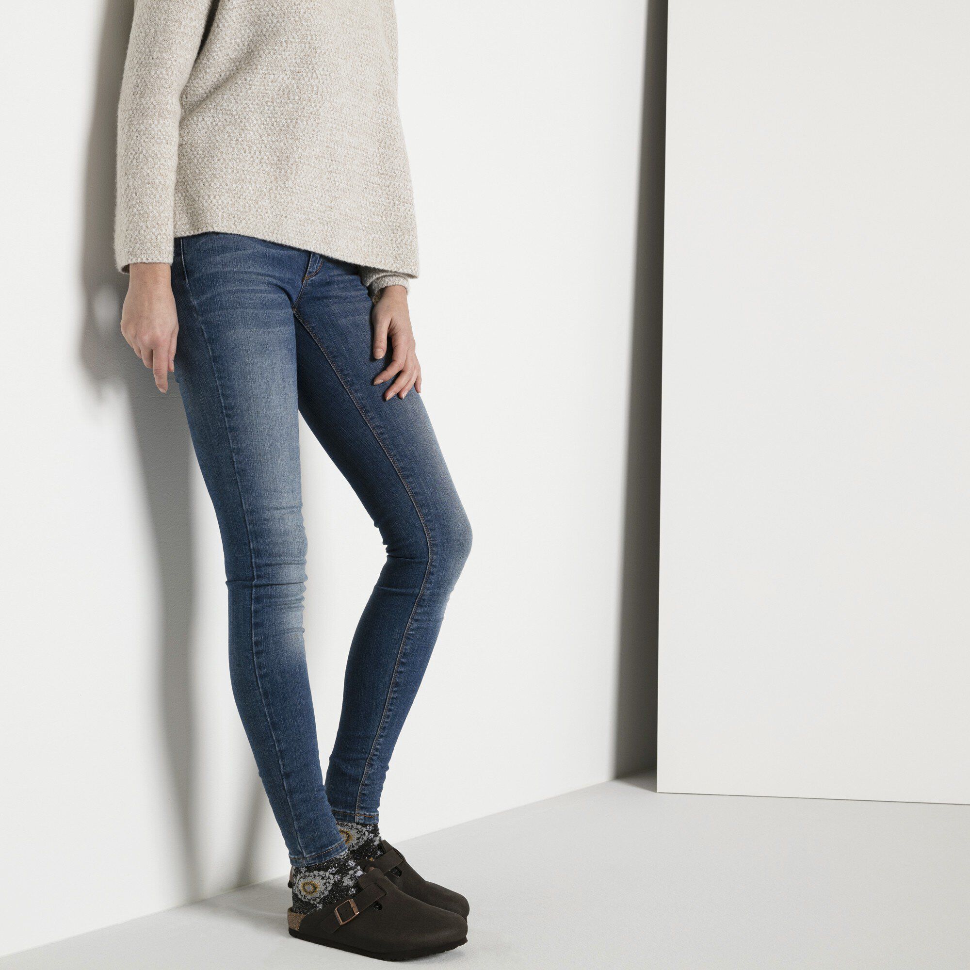 Cotton Bling Flowers Cotton/Polyamide/Lurex/Elastane with a female model