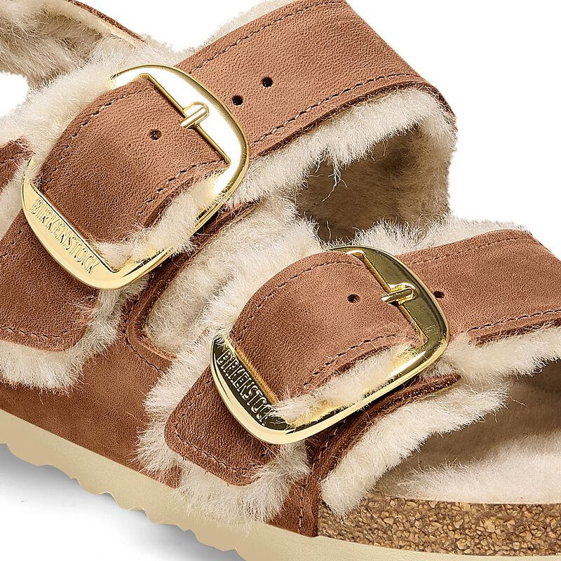 BIRKENSTOCK Milano Big Buckle Shearling Natural Leather Oiled Cognac Easy Walk detail