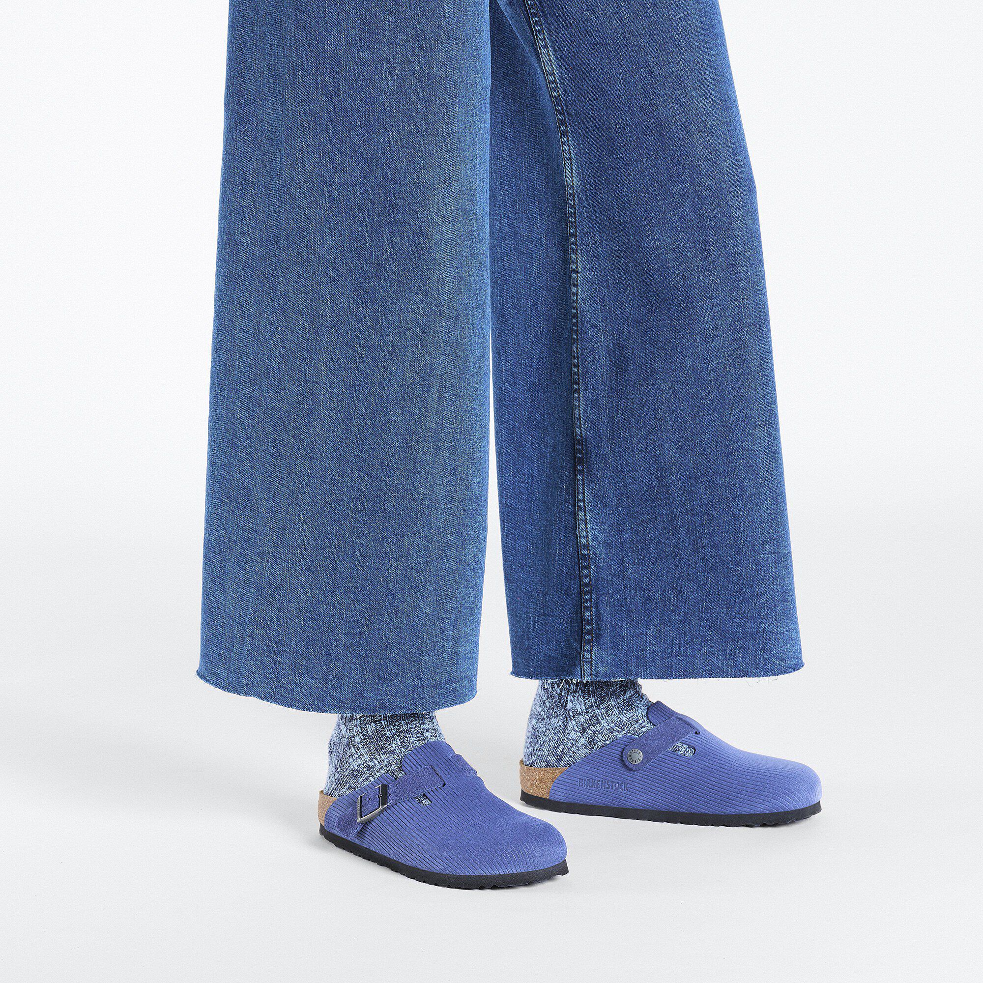 Boston Suede Embossed