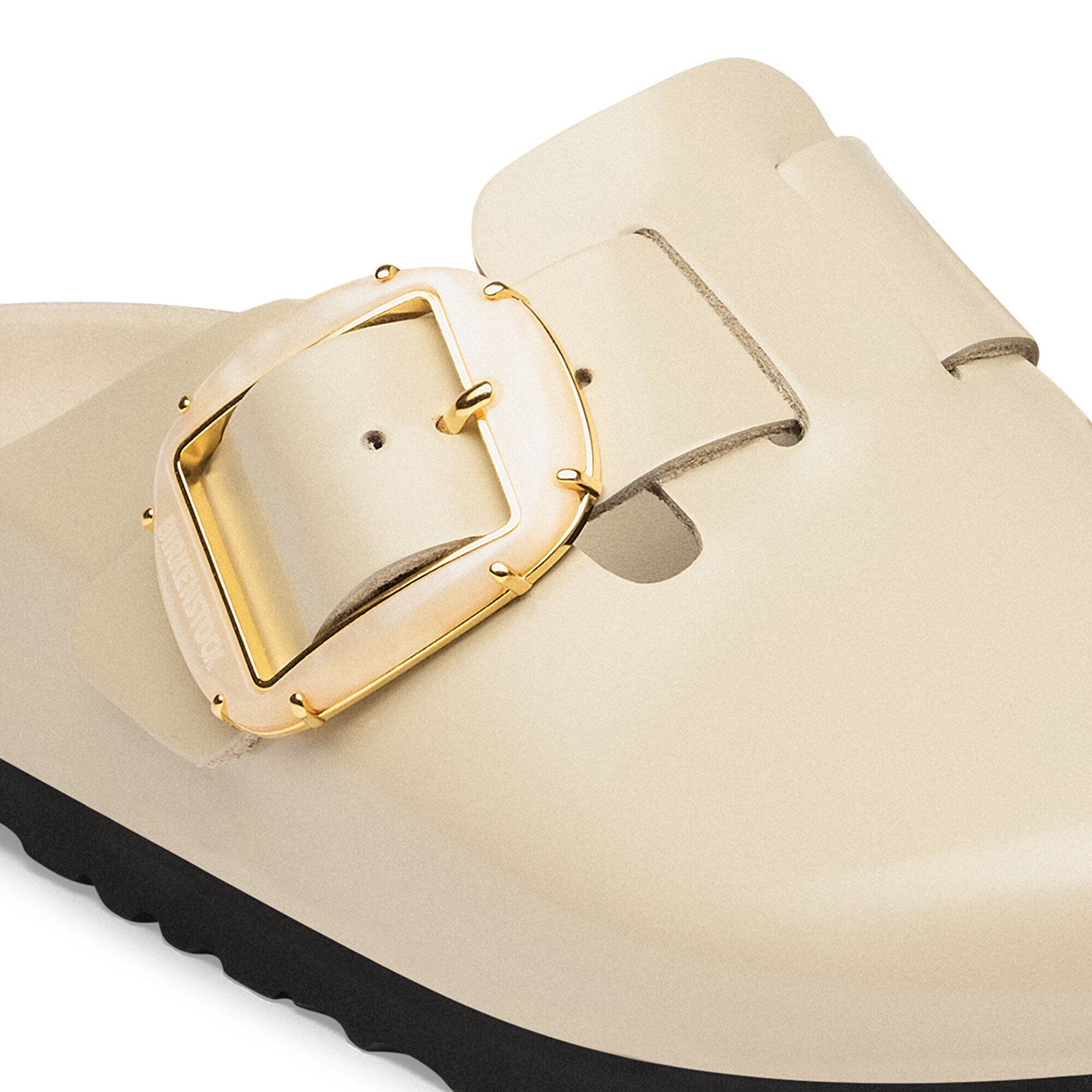 BIRKENSTOCK Boston Big Buckle Natural Leather Patent High-Shine Oyster Daily Comfort detail