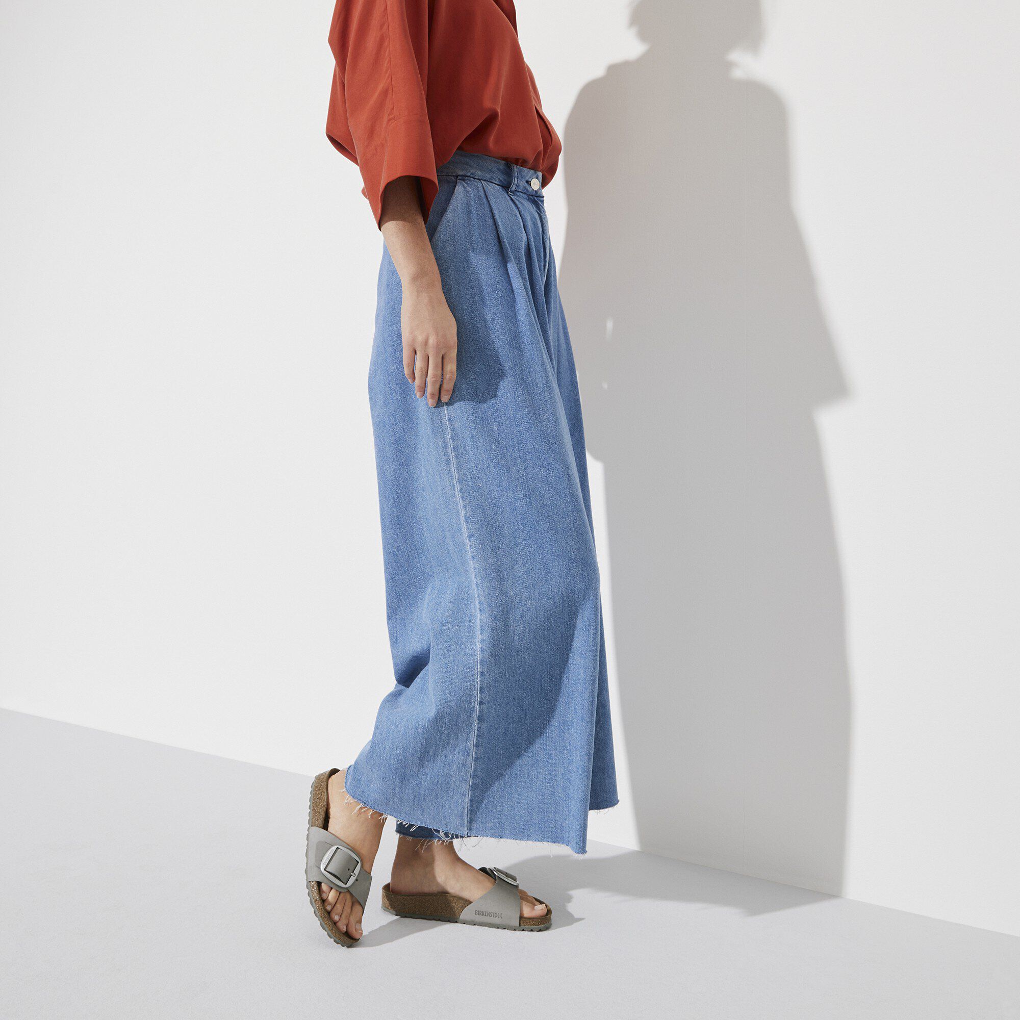 Madrid Big Buckle Cuir nubuck