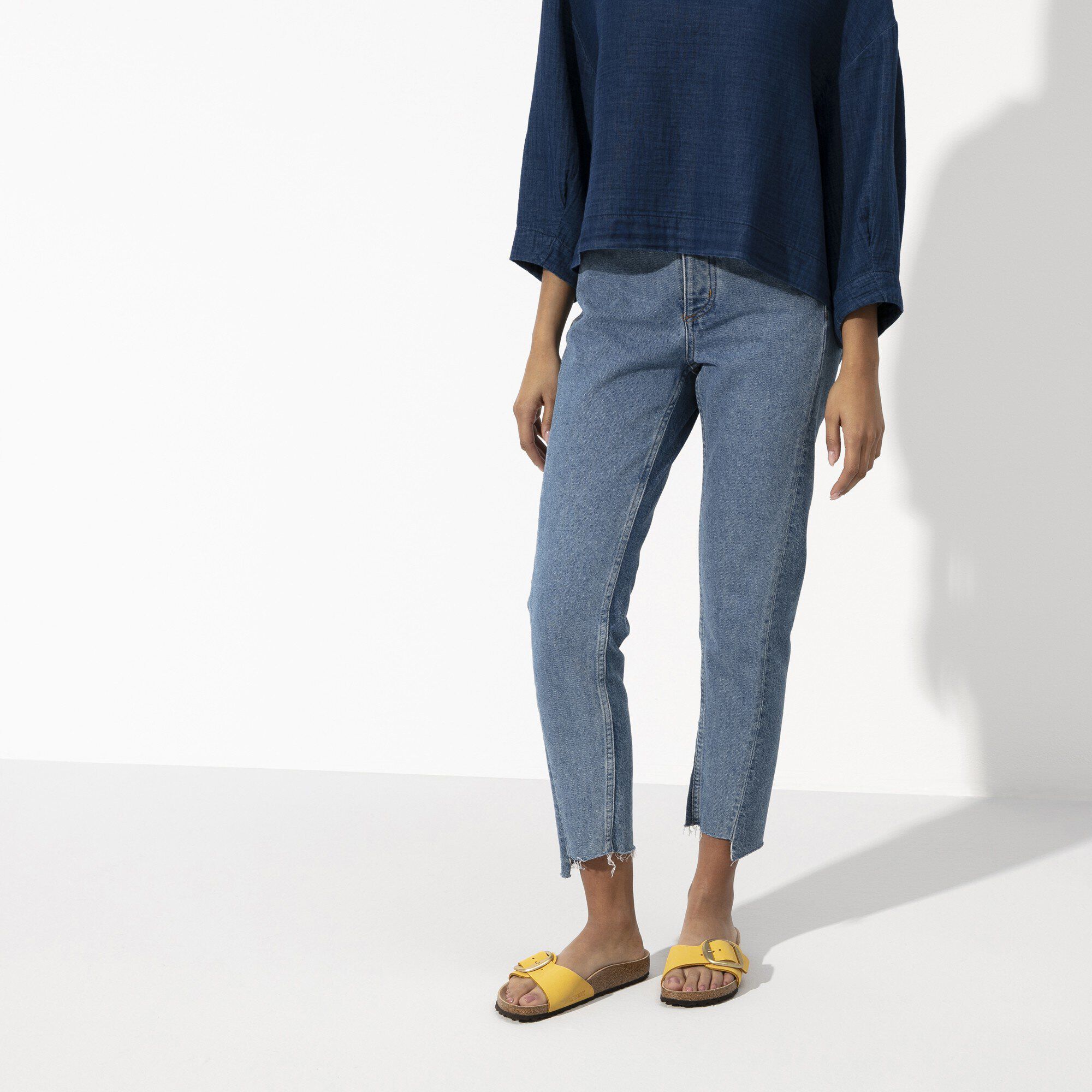 Madrid Big Buckle Nubuck Leather