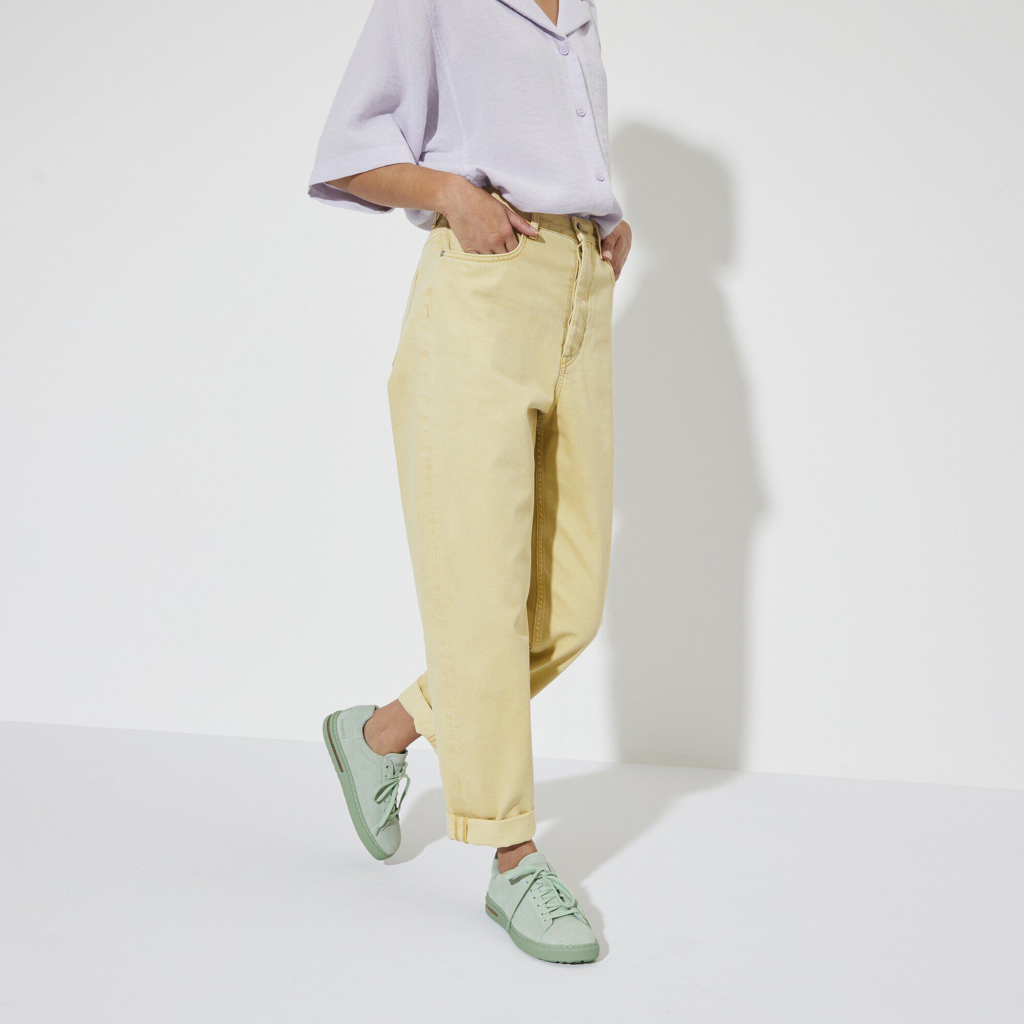 Bend Low Suede Embossed