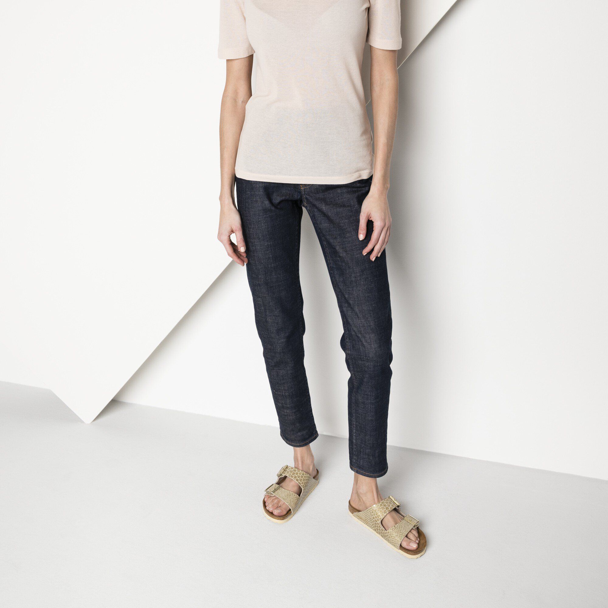 Arizona Birko-Flor Close-up with a female model