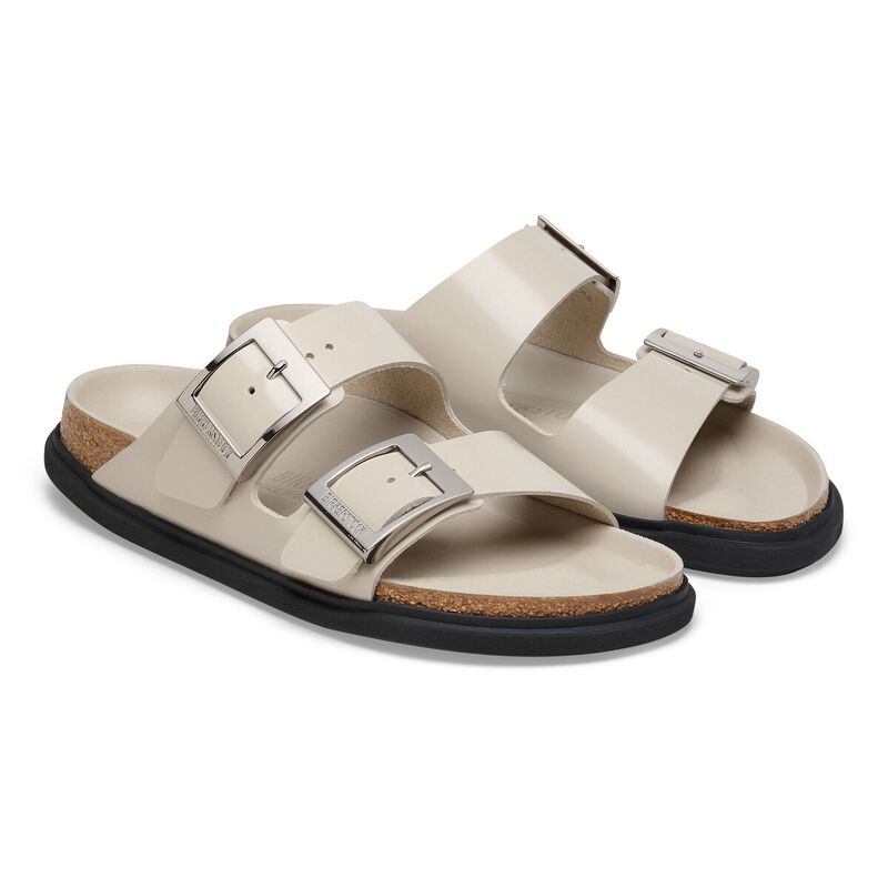 BIRKENSTOCK Arizona Droplet Buckle Natural Leather Patent High Shine Oyster Soft Footbed detail