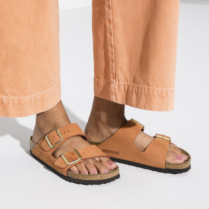 BIRKENSTOCK Arizona Soft Footbed Nubuck Leather Pecan Contour Sole detail