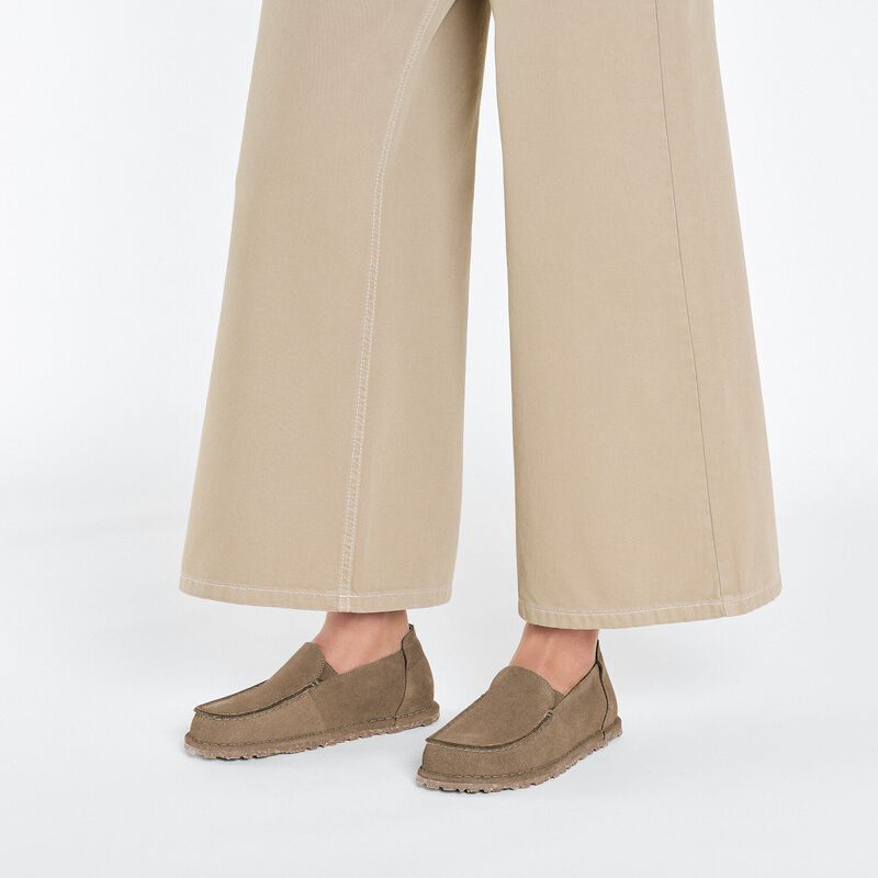 BIRKENSTOCK Utti Low Slip On Suede Leather Gray Taupe City Comfort detail