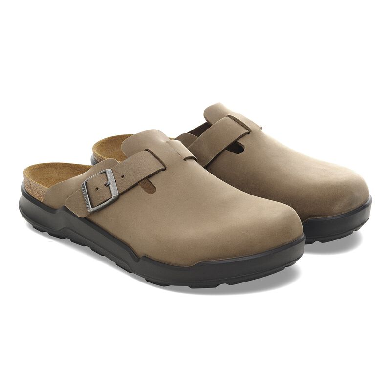 BIRKENSTOCK Boston Crosstown Waxy Leather Tobacco Brown Lounge Fit detail