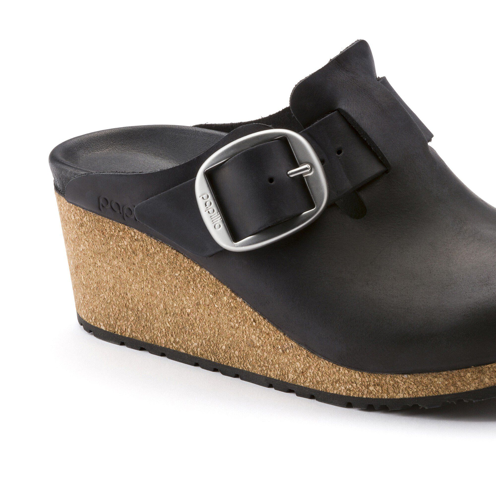 Fanny Big Buckle Oiled Leather Close-up view showing material detail