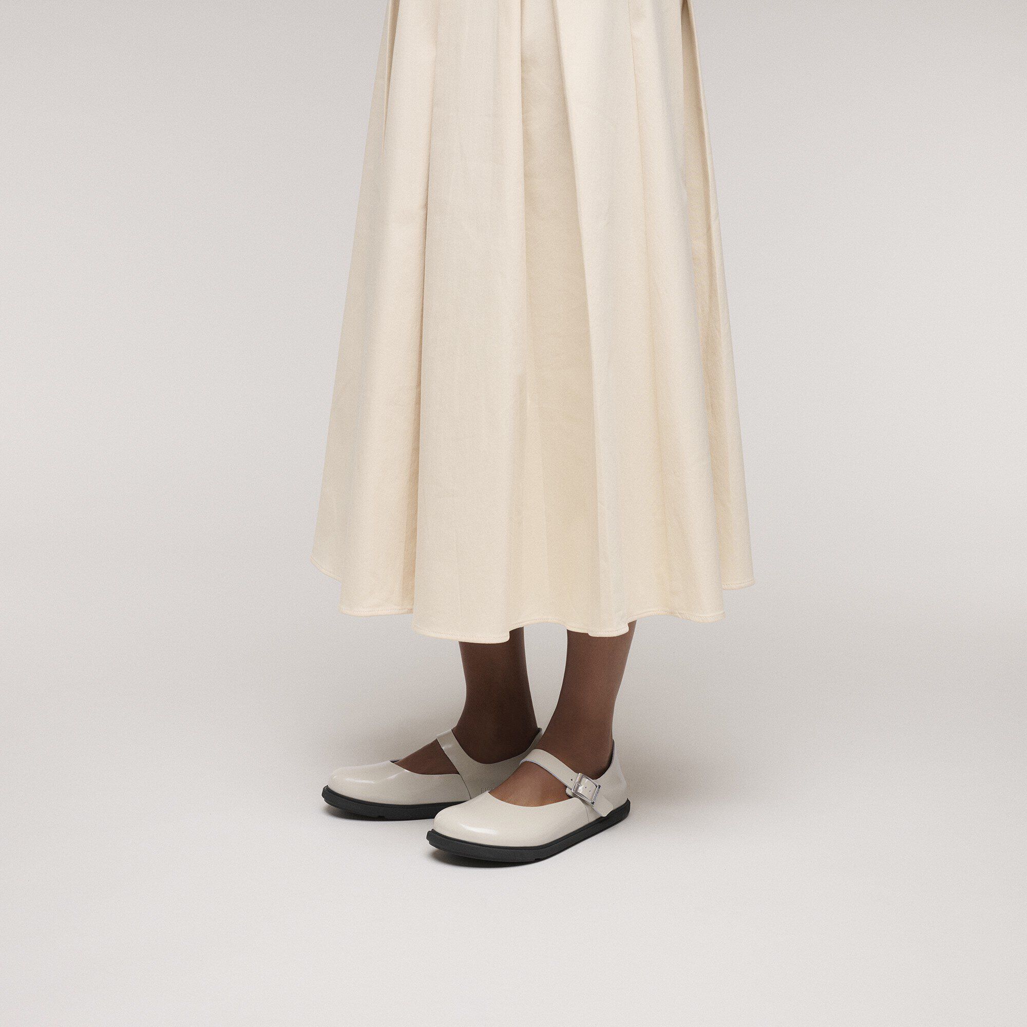 Mantova Droplet Buckle Natural Leather Patent in Color High-Shine