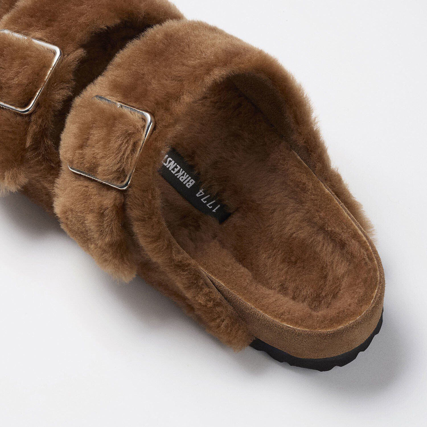 1774 Arizona Shearling Cowhide Close-up view showing material detail