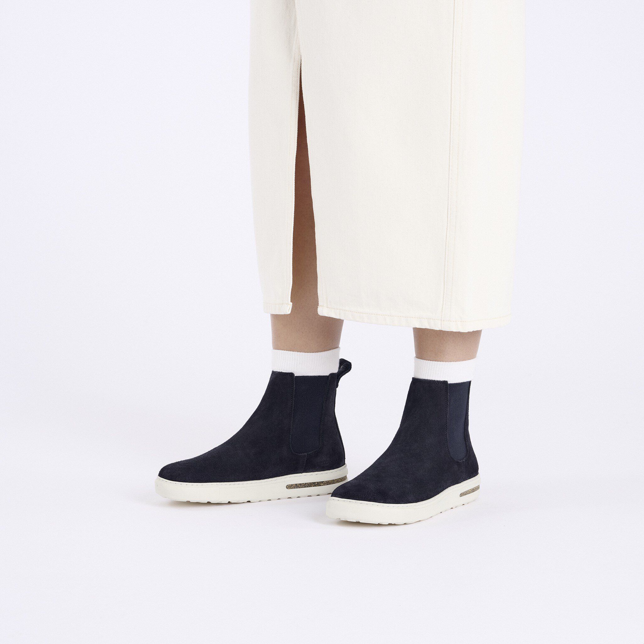 Bend Chelsea Suede Leather