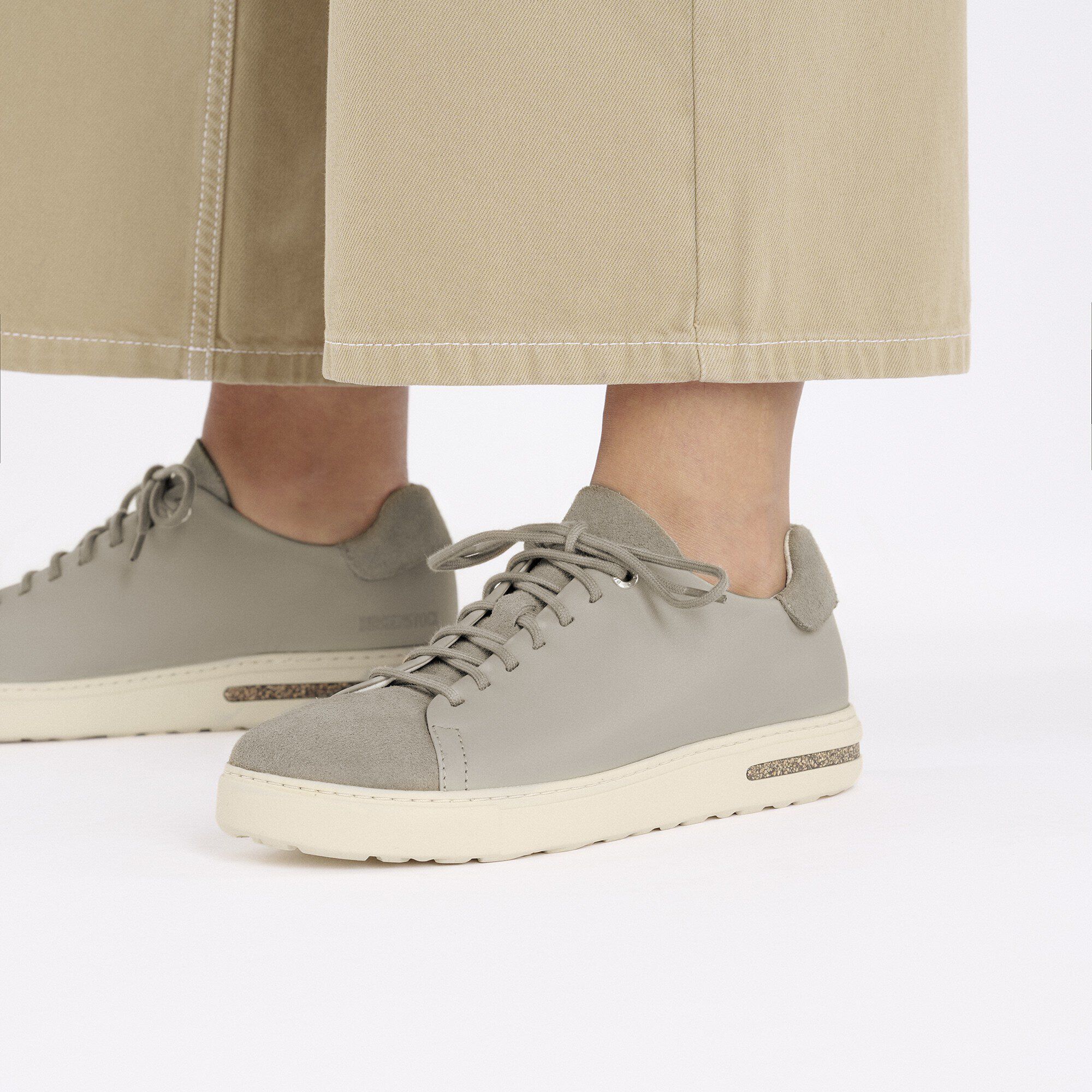 Bend Low Decon Mixed Leather