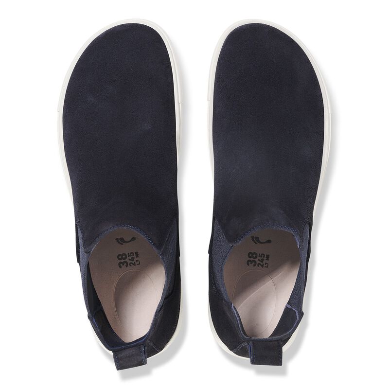 BIRKENSTOCK Bend Chelsea Suede Leather Midnight Blue Soft Footbed detail