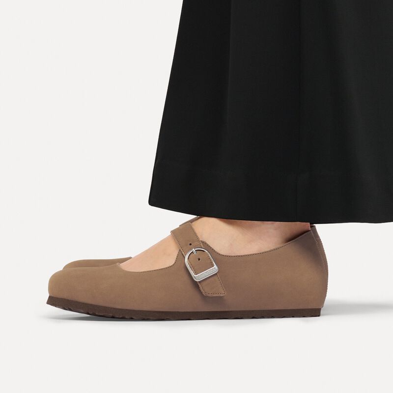 BIRKENSTOCK Santa Clarita Nubuck Leather Dark Tea Contour Sole detail