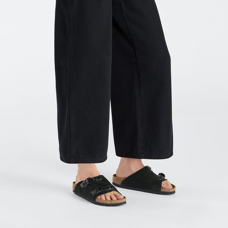 BIRKENSTOCK Zürich Tech Suede Leather Black City Comfort detail
