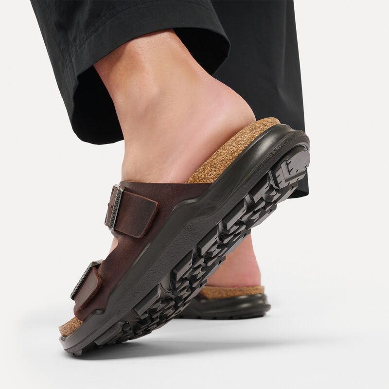 BIRKENSTOCK Arizona Crosstown Men Oiled Leather Habana Soft Sole detail