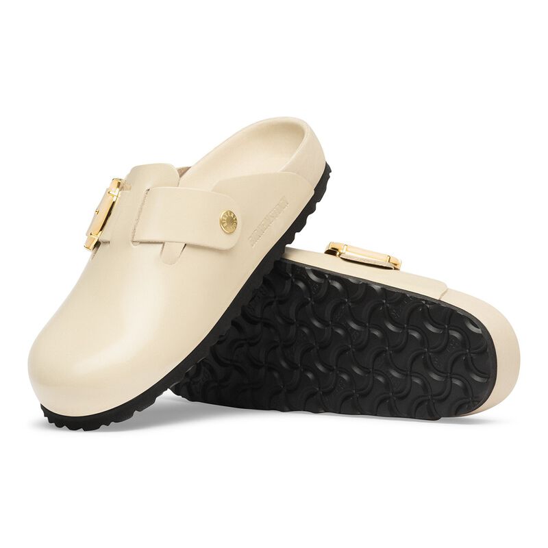 BIRKENSTOCK Boston Big Buckle Natural Leather Patent High-Shine Oyster Daily Comfort detail