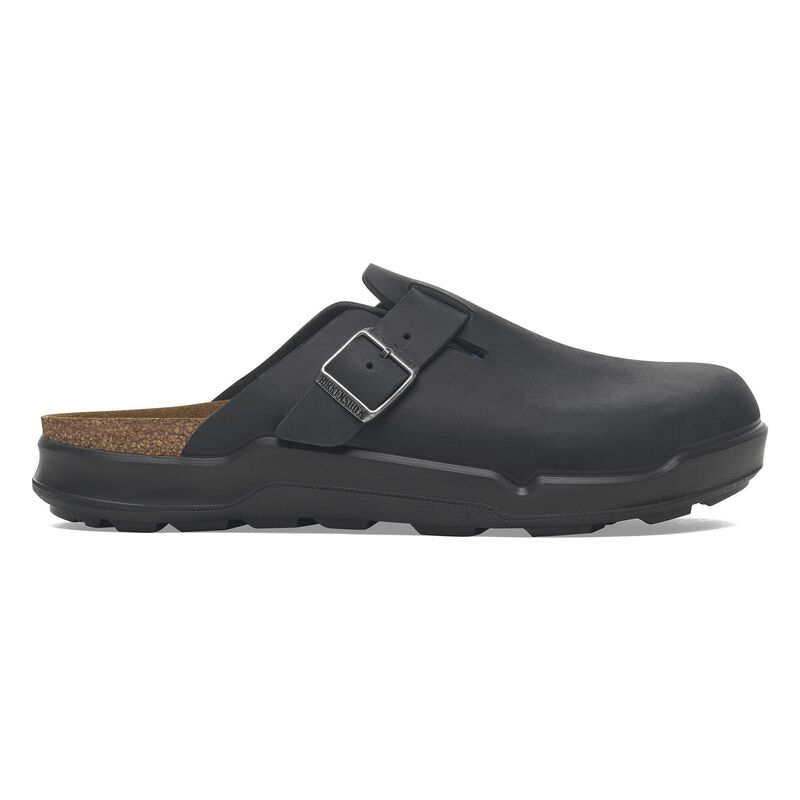 BIRKENSTOCK Boston Crosstown Waxy Leather Black Lounge Fit detail