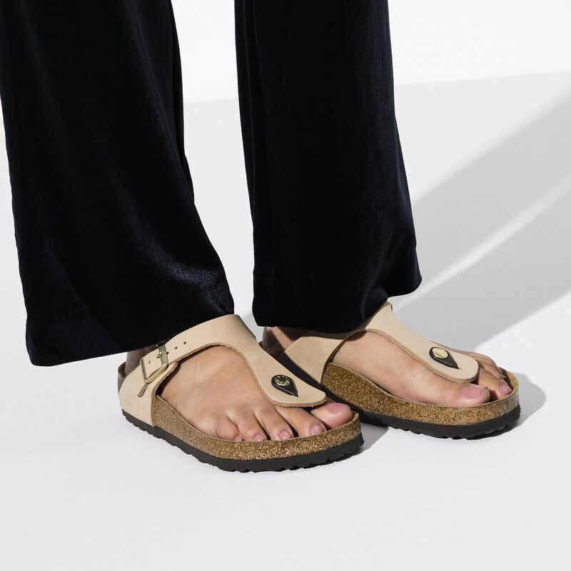 BIRKENSTOCK Gizeh Soft Footbed Nubuck Leather Sandcastle Walk Edit detail