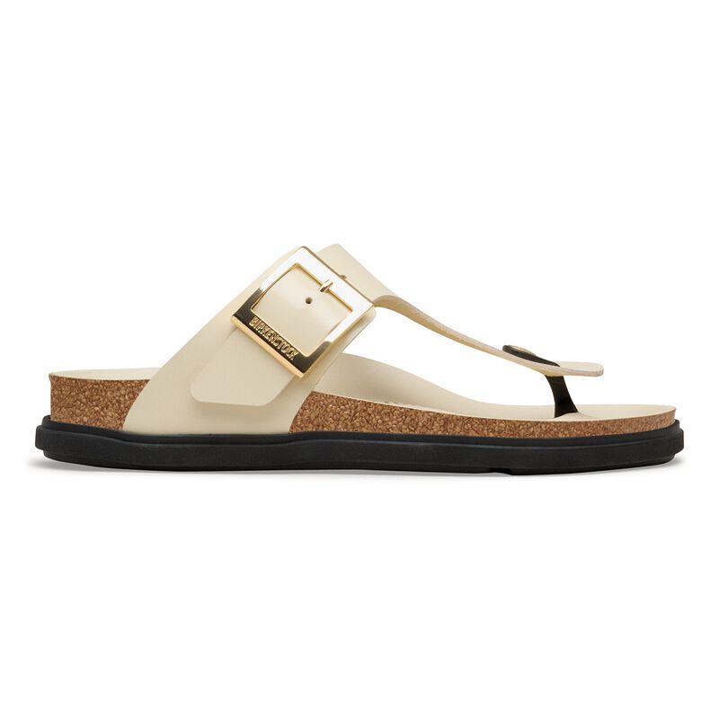 BIRKENSTOCK Gizeh Droplet Buckle Natural Leather Patent High Shine Ecru Soft Sole detail