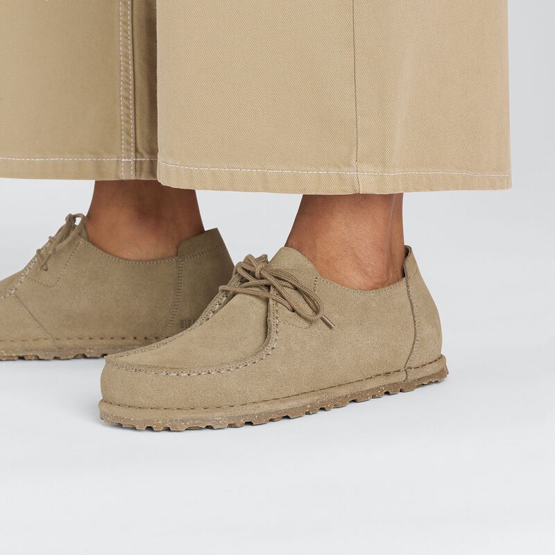BIRKENSTOCK Utti Lace Suede Leather Gray Taupe Lounge Fit detail