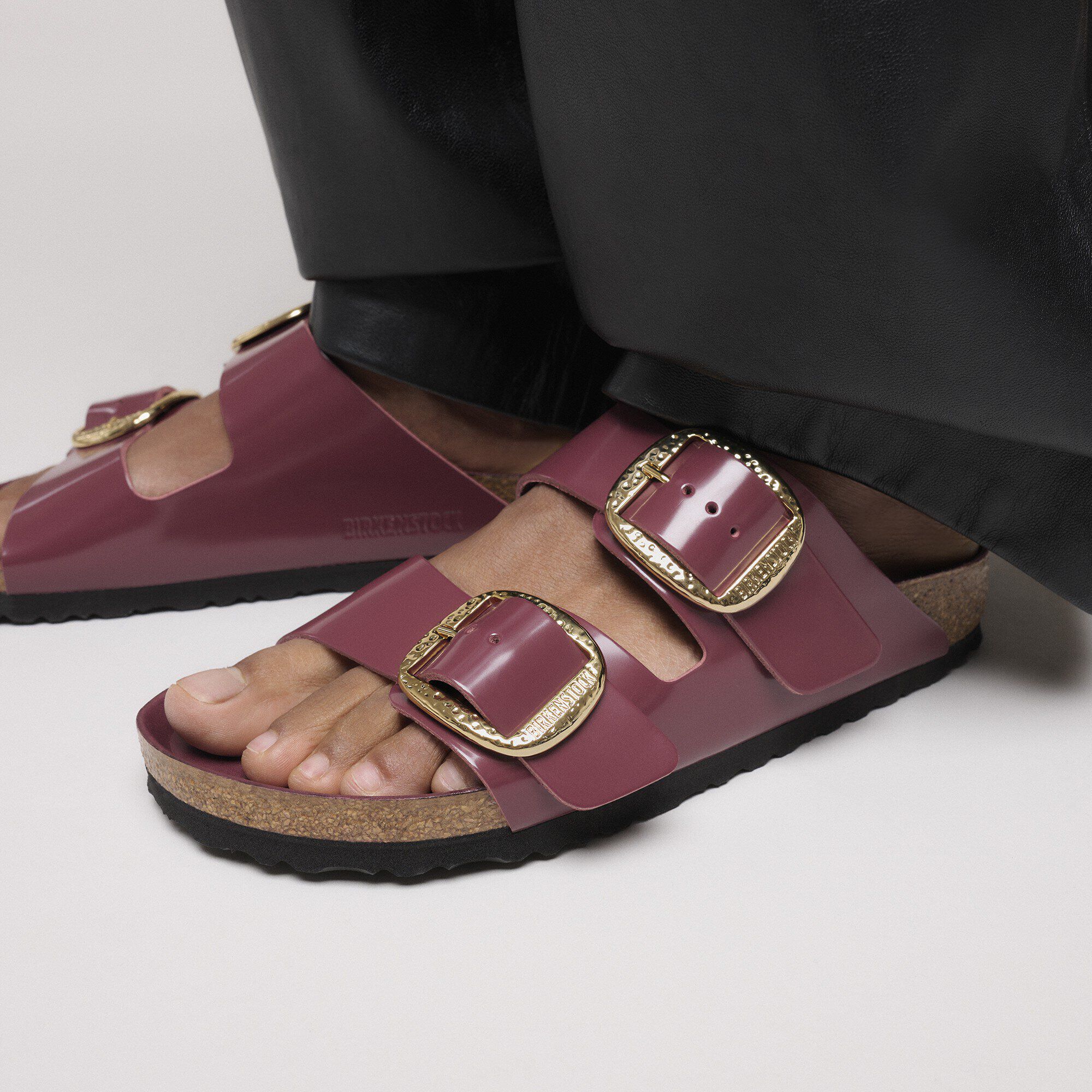Arizona Hammered Big Buckle Natural Leather Patent in Color