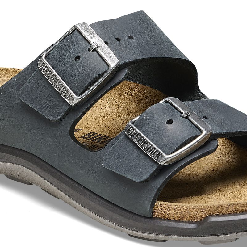 BIRKENSTOCK Arizona Crosstown Women Oiled Leather Black Easy Walk detail